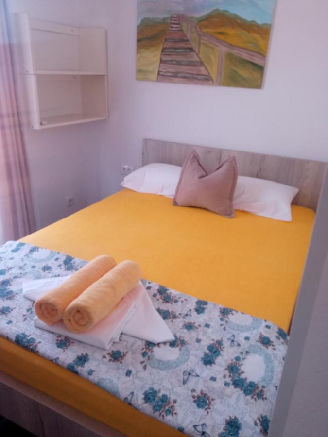 Guest House Inara نيوم المظهر الخارجي الصورة