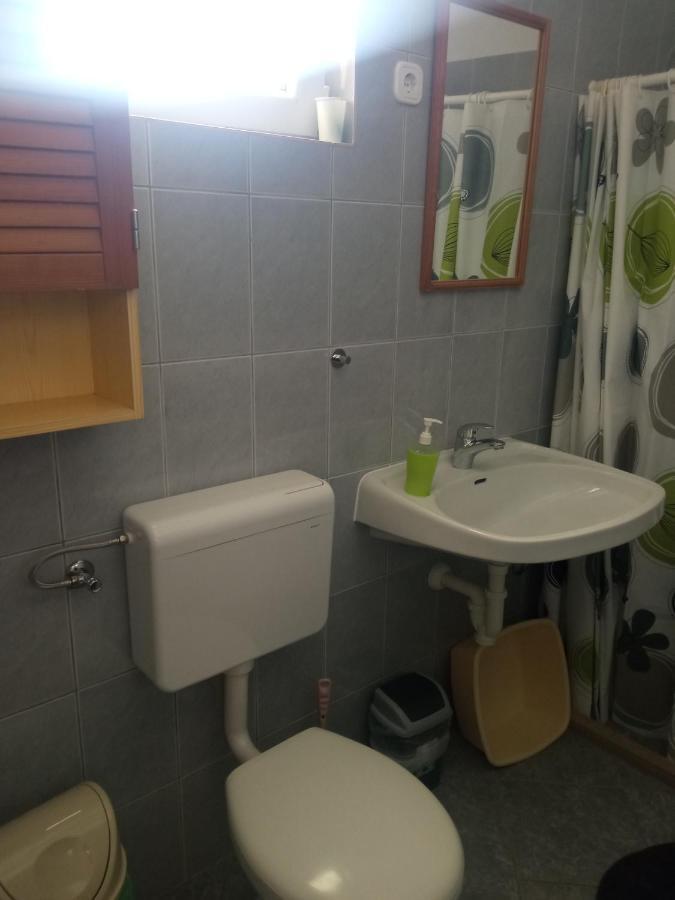 Guest House Inara نيوم المظهر الخارجي الصورة