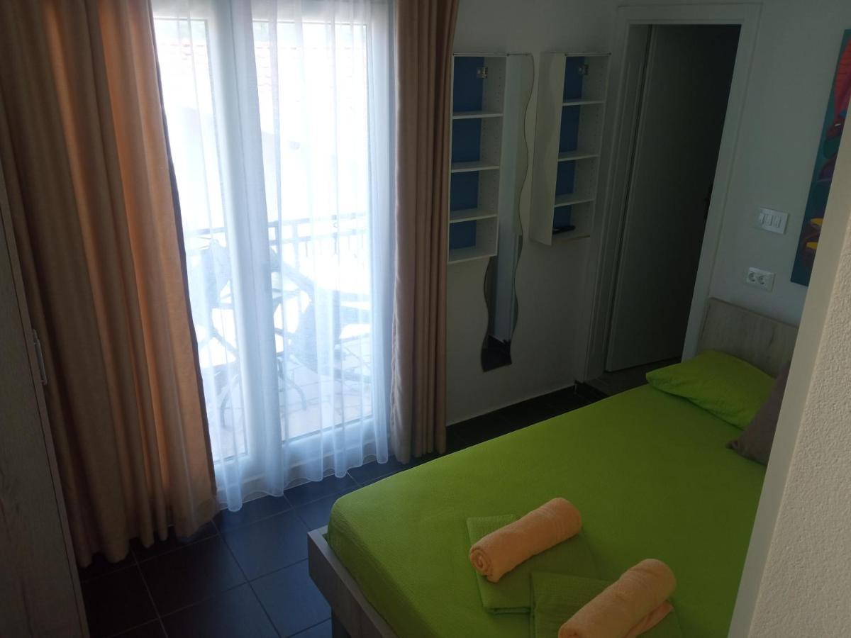 Guest House Inara نيوم المظهر الخارجي الصورة