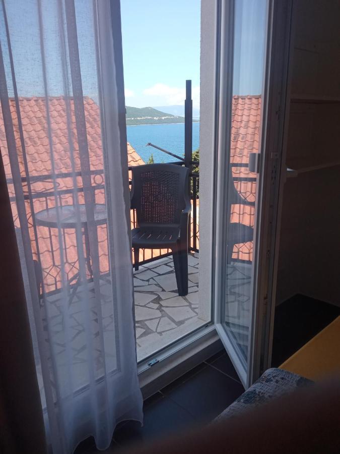 Guest House Inara نيوم المظهر الخارجي الصورة
