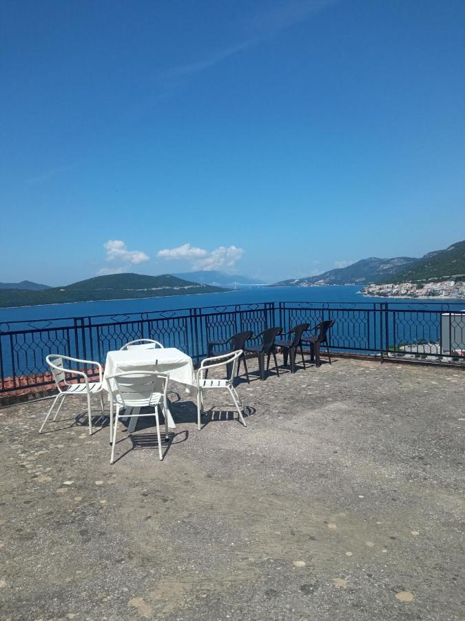 Guest House Inara نيوم المظهر الخارجي الصورة