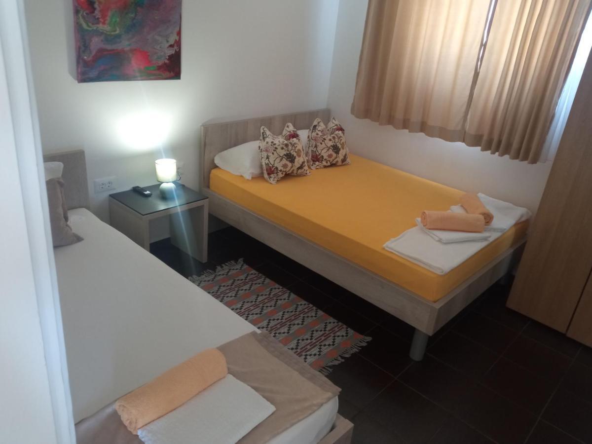 Guest House Inara نيوم المظهر الخارجي الصورة