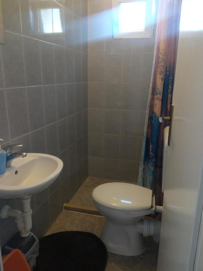 Guest House Inara نيوم المظهر الخارجي الصورة