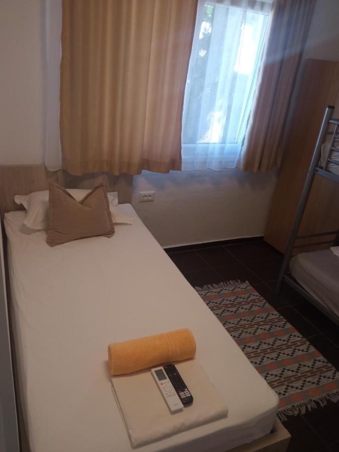 Guest House Inara نيوم المظهر الخارجي الصورة