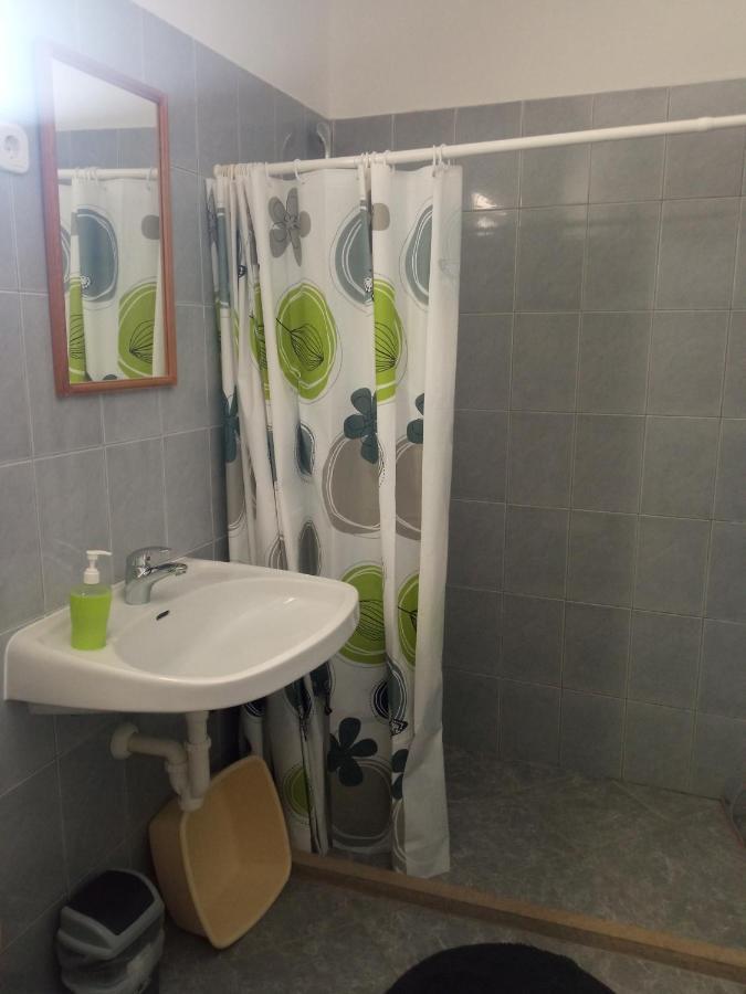 Guest House Inara نيوم المظهر الخارجي الصورة