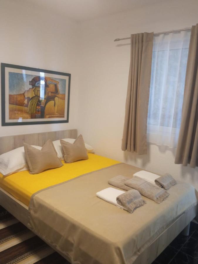 Guest House Inara نيوم المظهر الخارجي الصورة