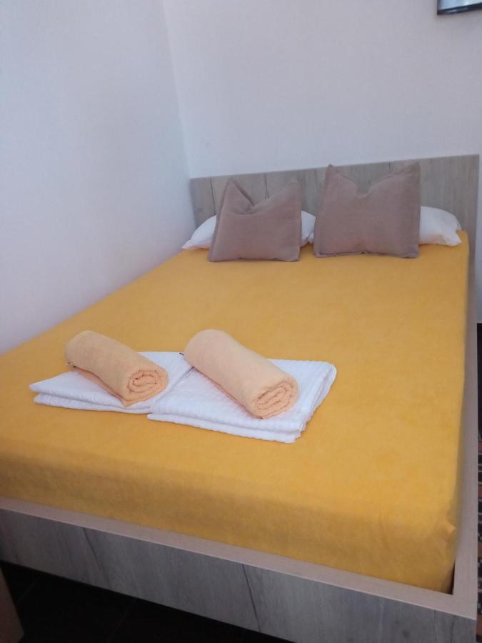 Guest House Inara نيوم المظهر الخارجي الصورة