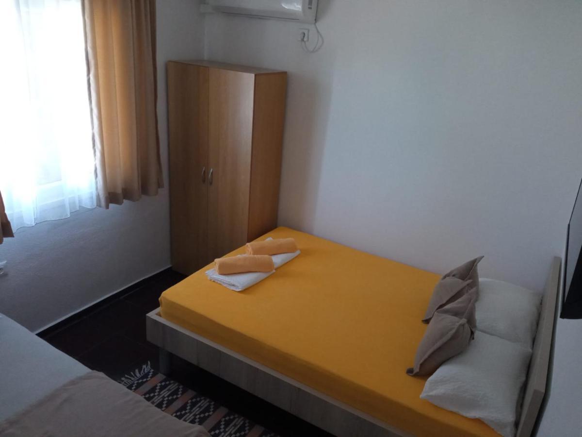 Guest House Inara نيوم المظهر الخارجي الصورة