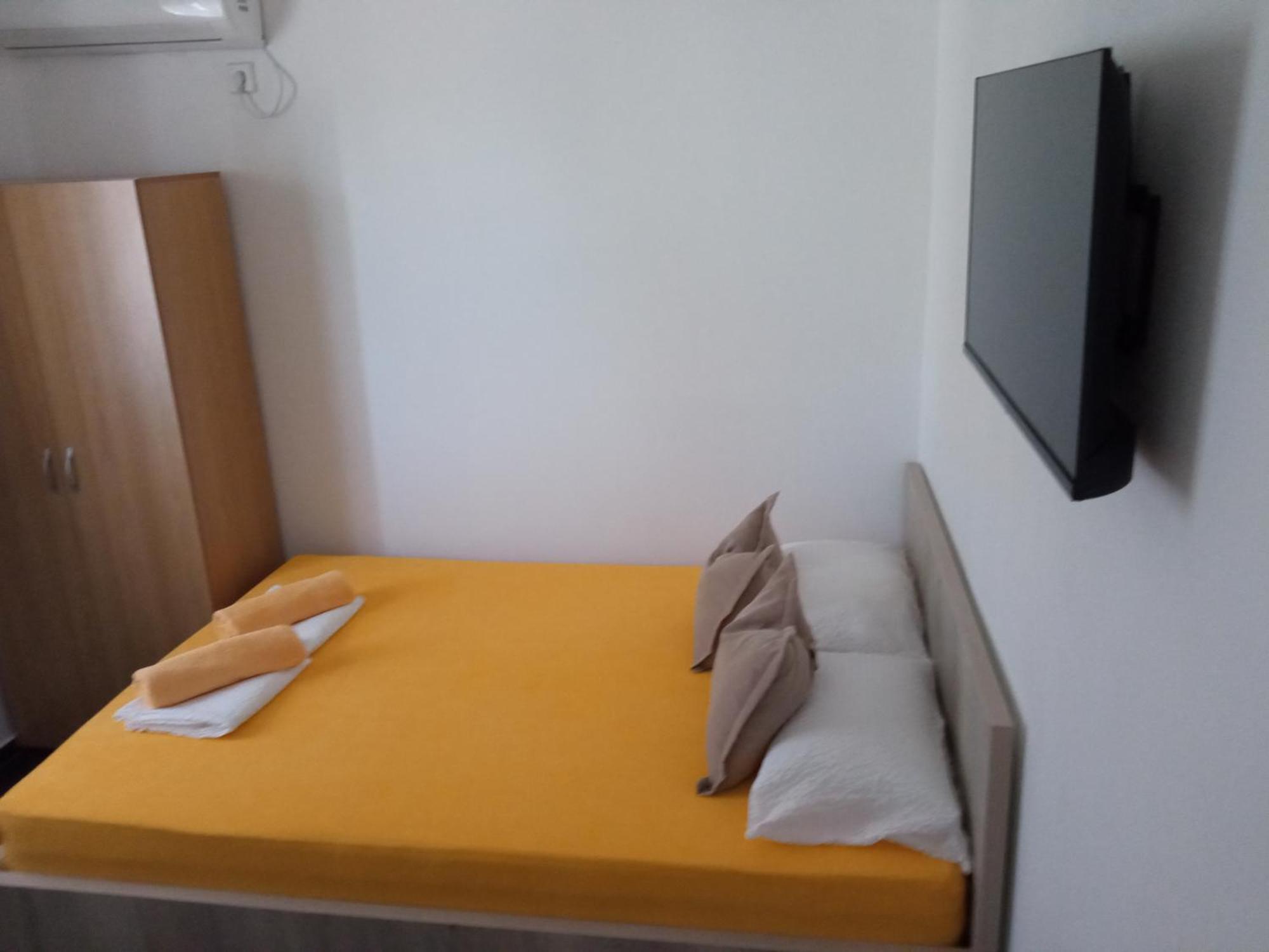 Guest House Inara نيوم الغرفة الصورة