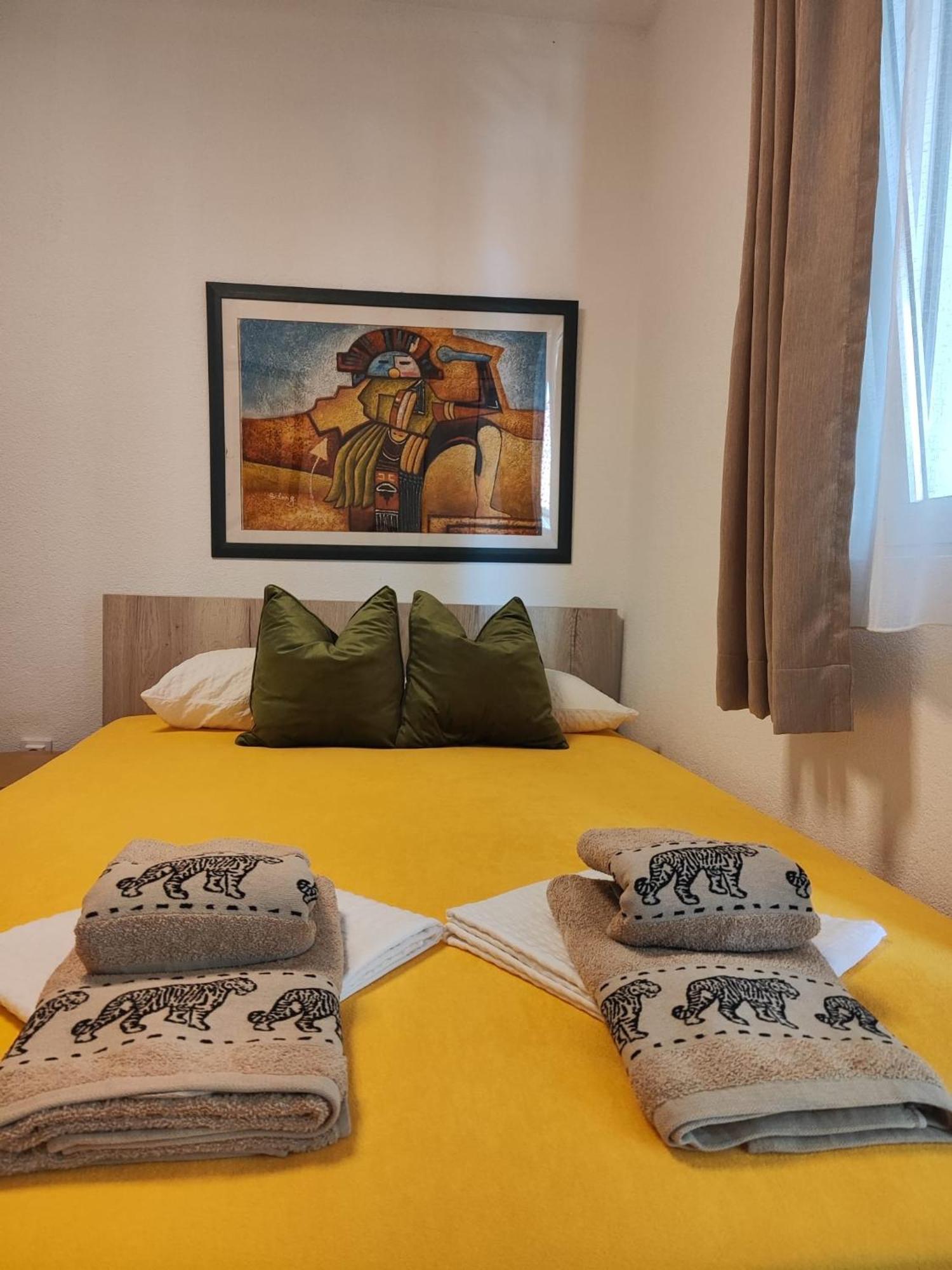 Guest House Inara نيوم المظهر الخارجي الصورة