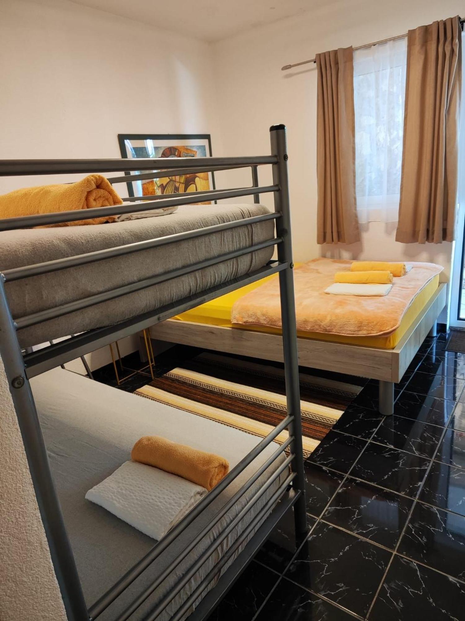 Guest House Inara نيوم المظهر الخارجي الصورة